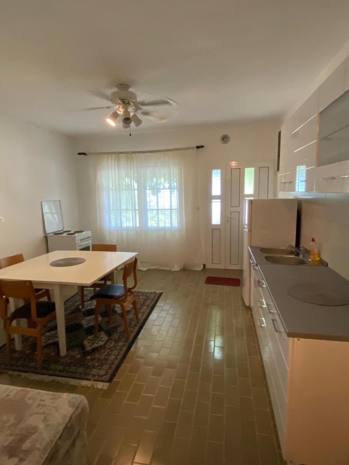 L & D Panorama Apartmani 里桑 客房 照片